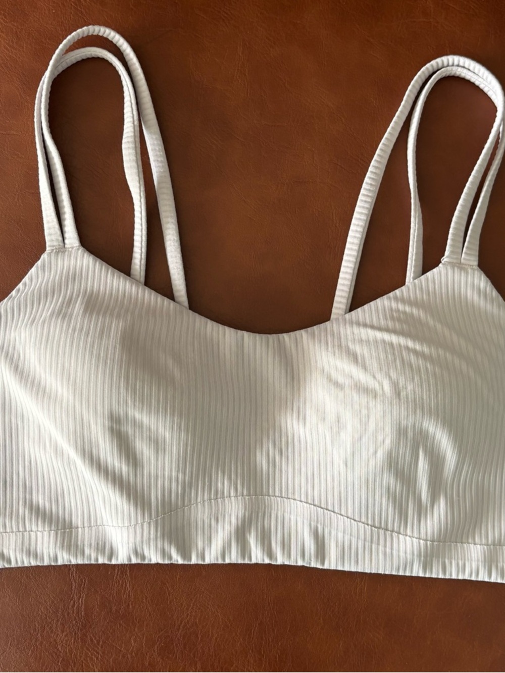 • [Lululemon] Sports Bra •